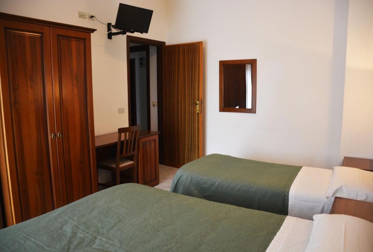 Hotel Aquila Scoppito Exterior foto