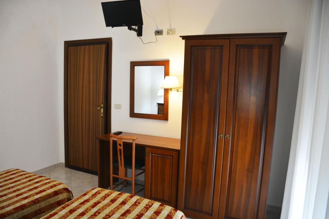 Hotel Aquila Scoppito Exterior foto